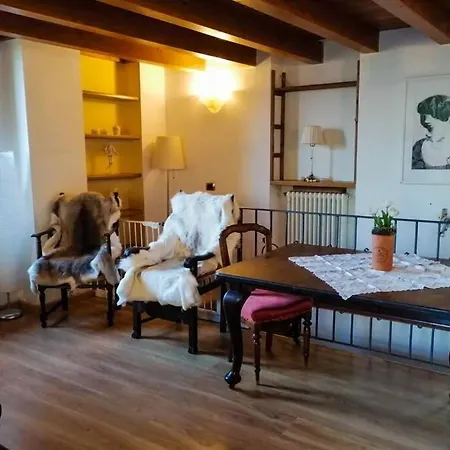 Romantic In Appartement
